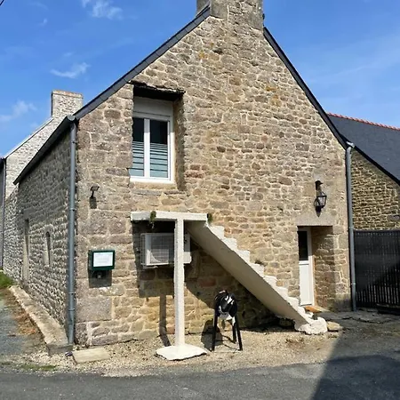 Ty Auguste, Petite Maison Bretonne *
